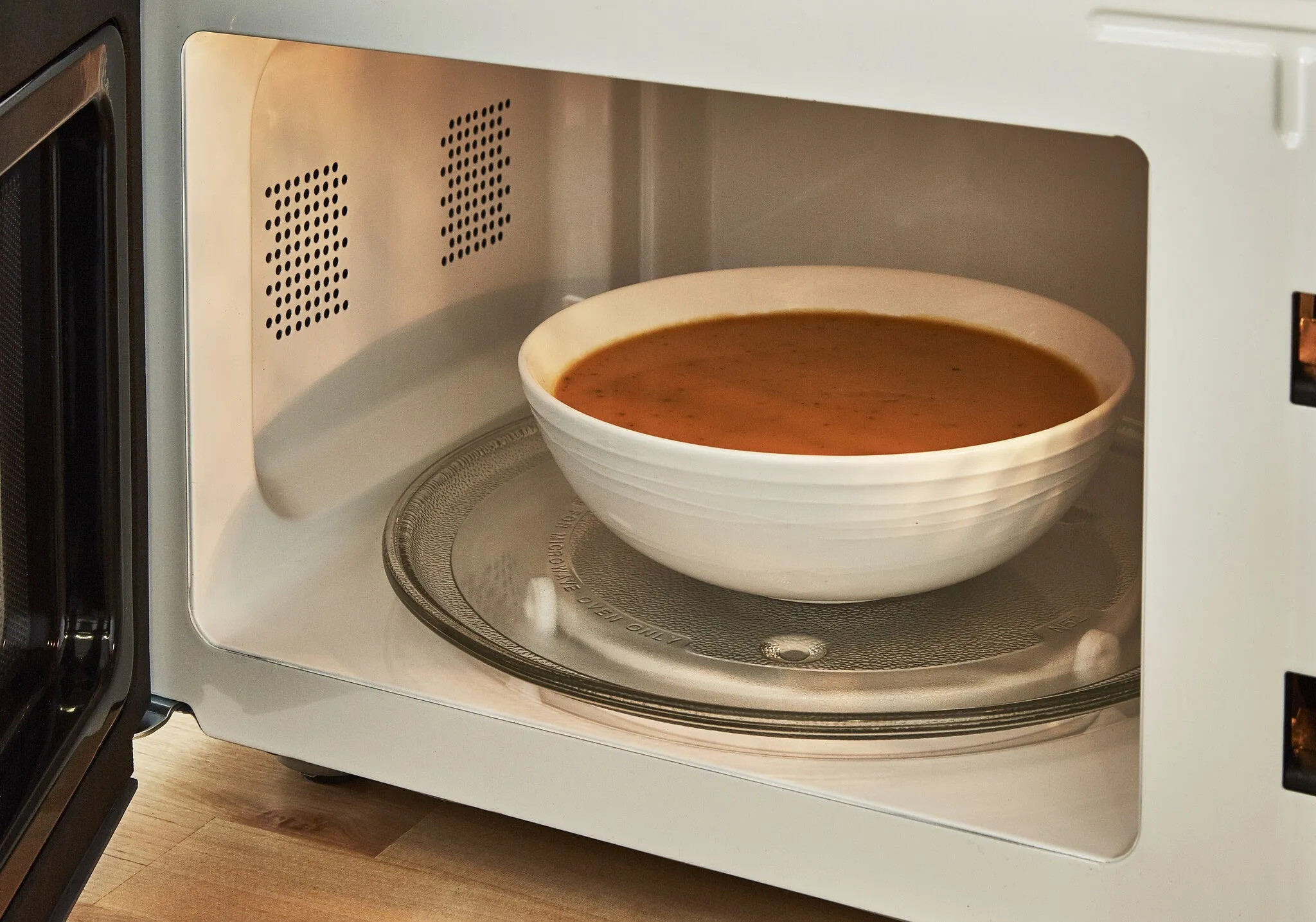 Swan SM22036LGREN 20L 800W Nordic Digital Microwave - Green