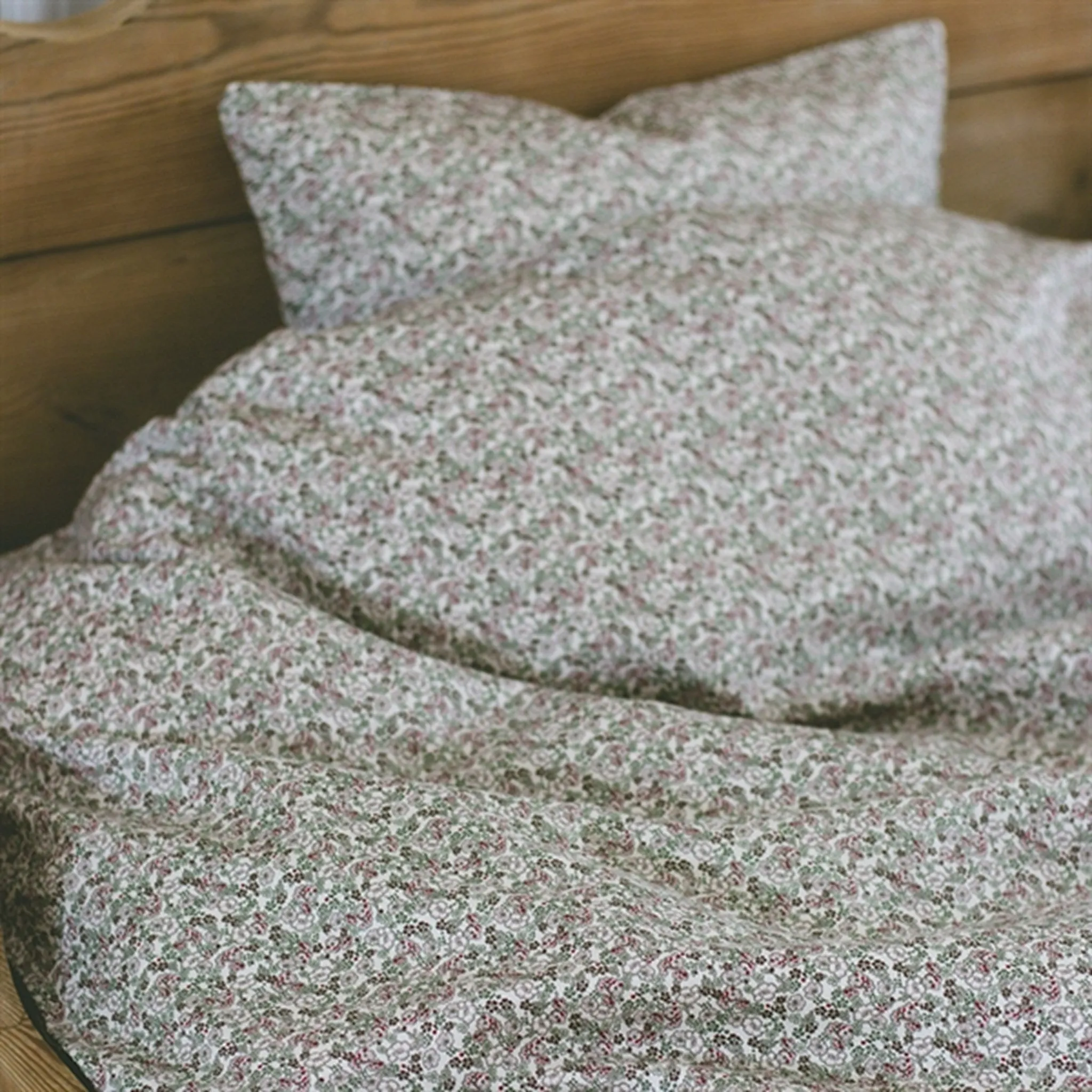 That's Mine Bedding Levi Bouquet Rouge