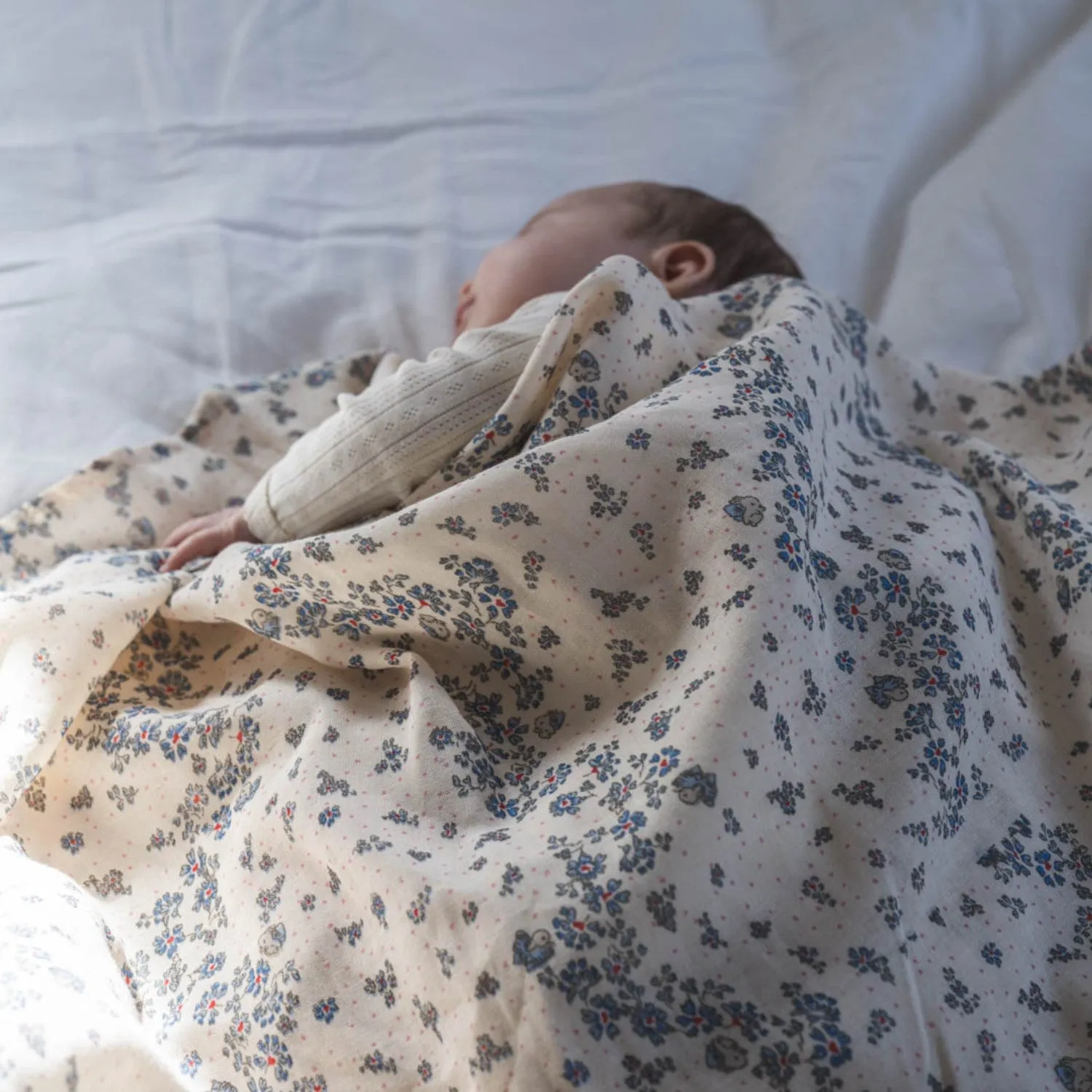 That's Mine Sprinkles Hearts Off White Jana Muslin Swaddle