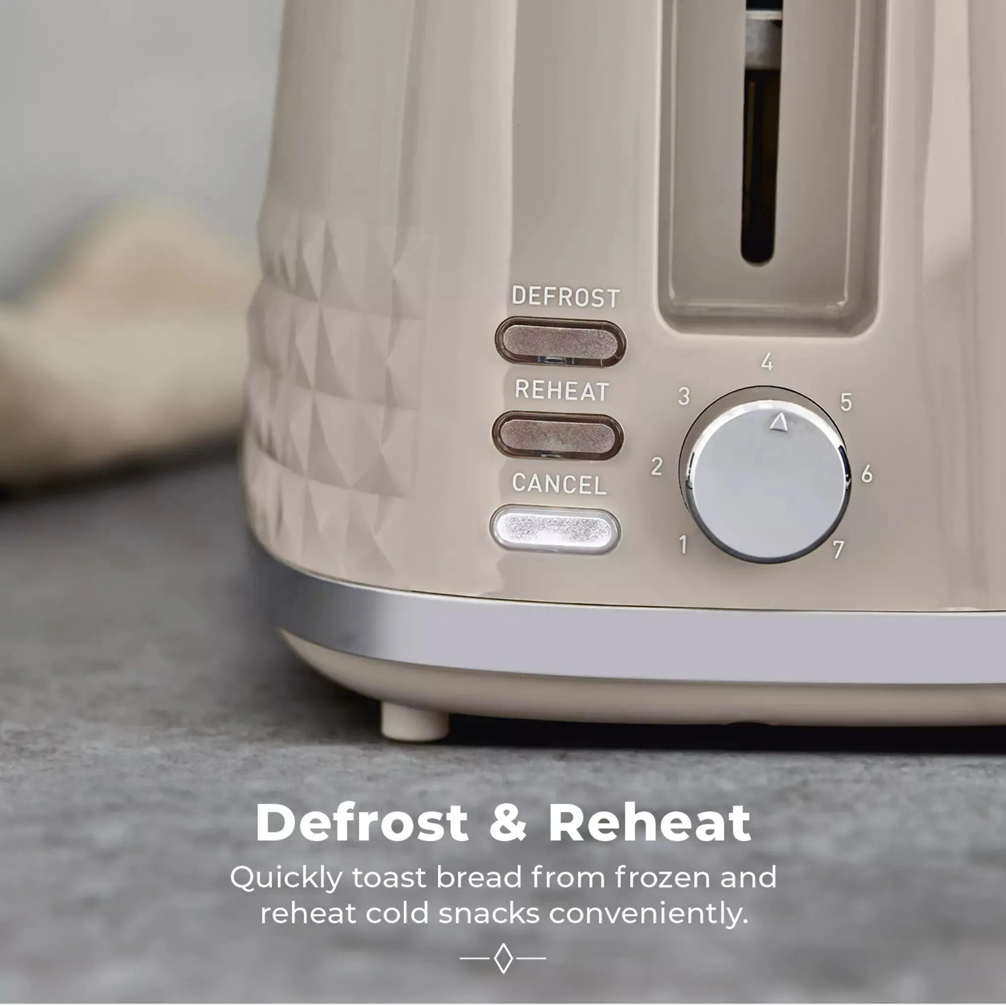Tower Solitaire 2 Slice Toaster - Latte