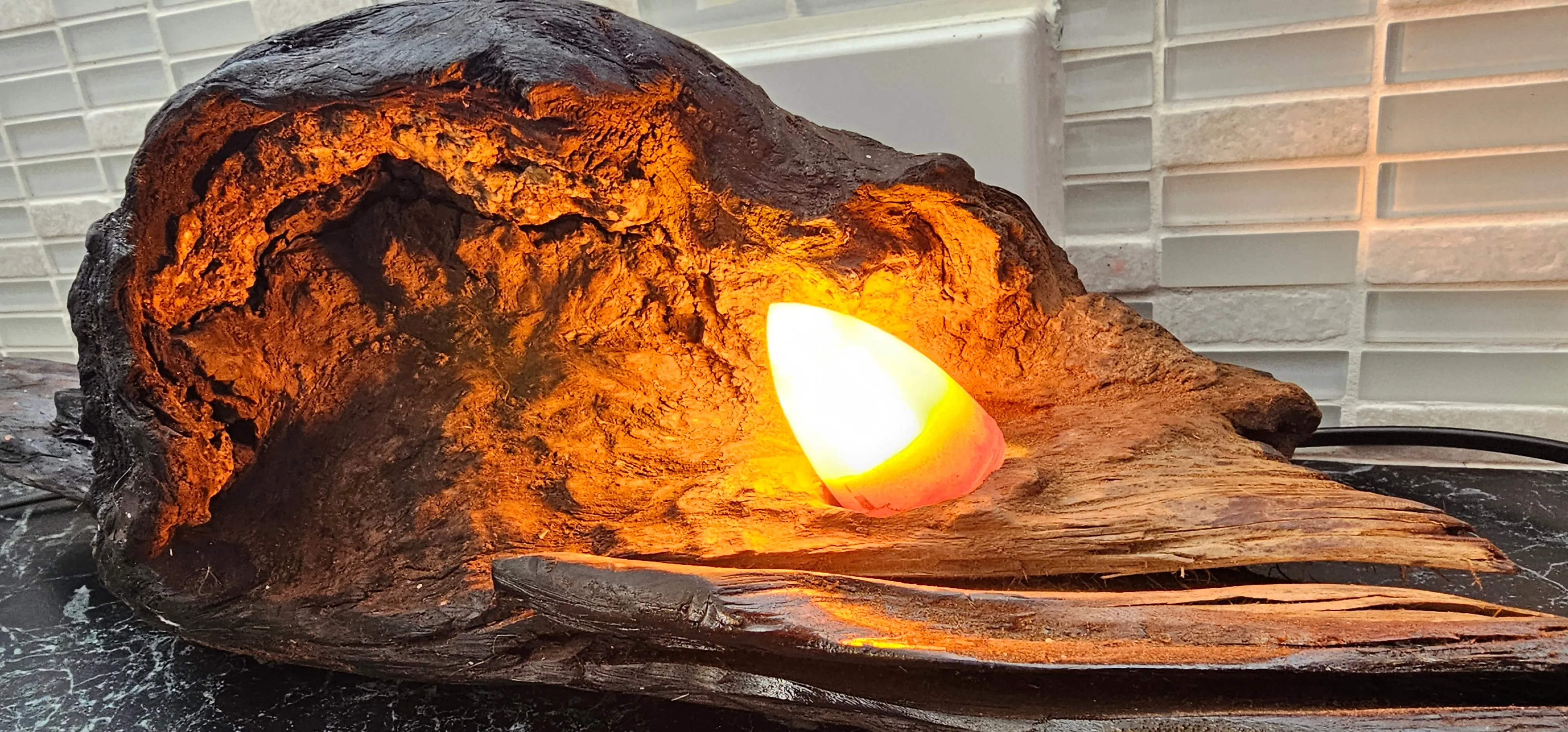 UNIQUE HANDMADE SWAMP KAURI BURL LAMP